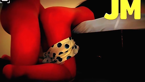 Indian girl has fun in bed with her lover in a hotel