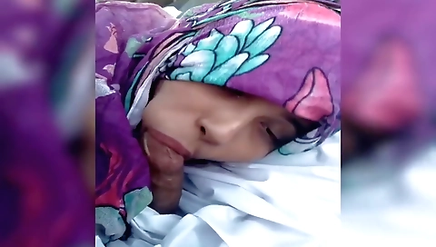 Indian car sex video with husband and wife in the car