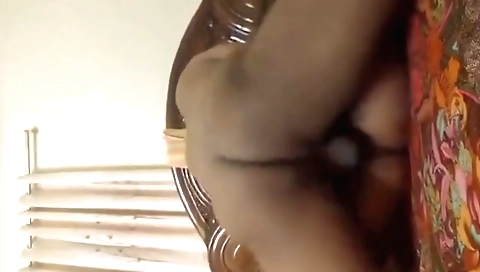 Indian amateur girl fucks her old boyfriend in the car