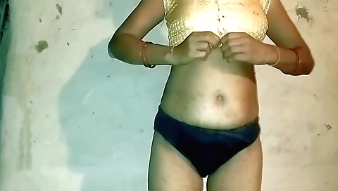 Indian solo female film sex video with her cute ass
