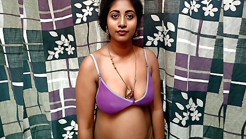 Indian girl with big natural boobs enjoys sex with lover