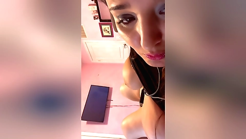 Hot brunette solo video with a great body and vagina