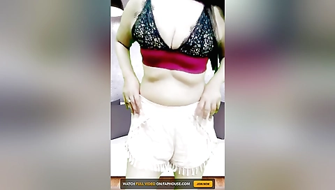 Indian brunette shows her big tits in a solo video