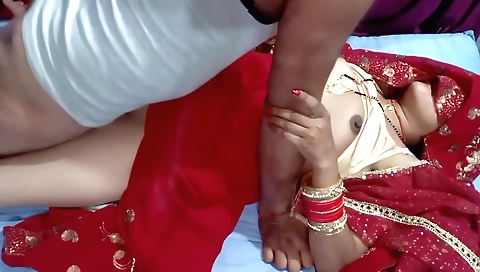Indian wife fucks her husband with the homemade vid