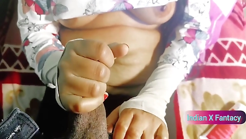 Indian girl's hairy pussy gets fucked in a DIY vid