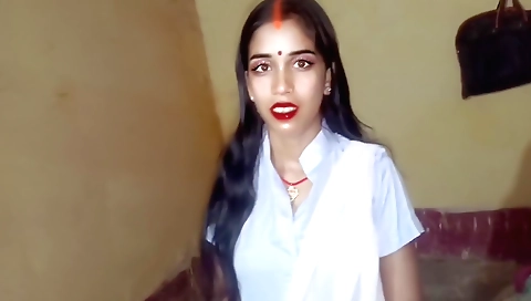 Indian hottie goes to her boyfriend outdoors and gets fucked