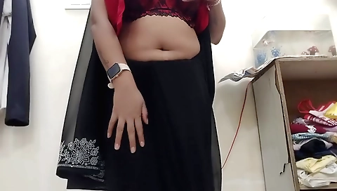 Indian women show boobs and nipples in a black sari