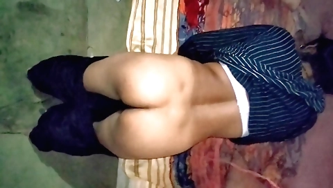 Indian amateur video showing a big dick in a doggy pose