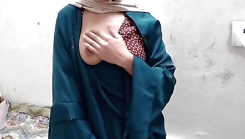 Indian stepdaughter is a slut who likes sucking and getting licked