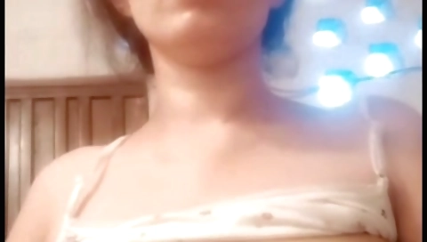 Solo amateur girl showing off her big tits and ass on cam