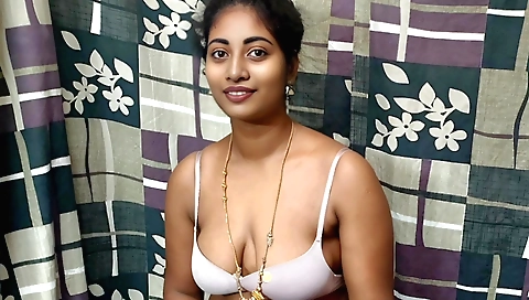 Indian slut gets to fuck and fuck again in the studio