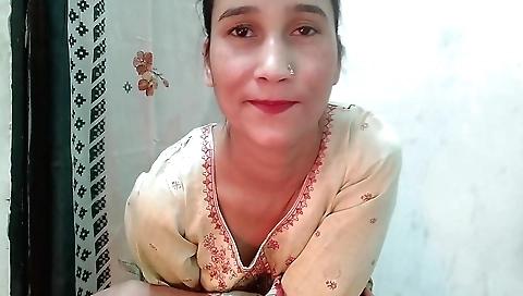 Indian naked girl in a black dress fucks after getting a cock