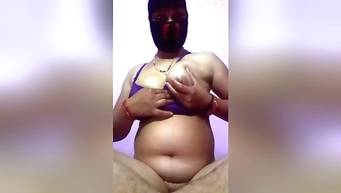 hairy indian slut plays with her hairy pussy in solo video