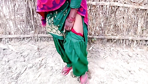 Bharat tr xhtad village nomita bhabhi fingers outdoors