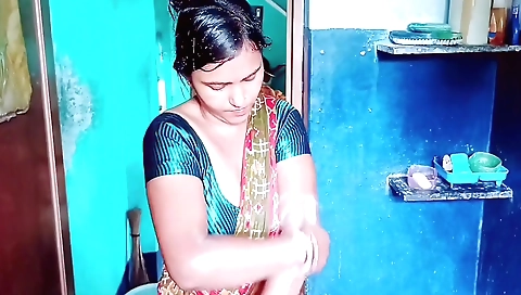 Horny bhabhi love massage - fulluncut sensual massage & deep romance