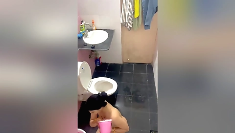 Indian milf 1974 gives a great blowjob to her partner