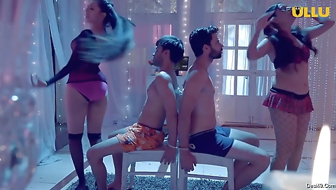 Bimbo with a nice butt enjoys a nice ass fuck group