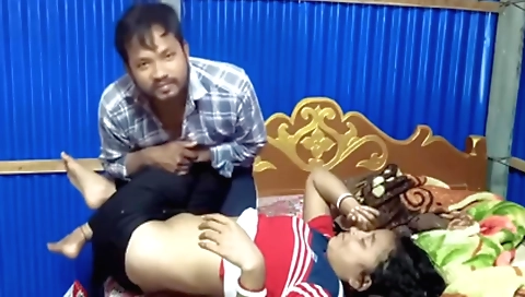 Indian brunette gets on top of guy in the best way possible