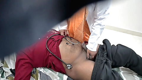 Amateur indian doctor doing handjob on patient in the clinic