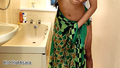 Indian guy fucked a hot and sexy babe in hotel room