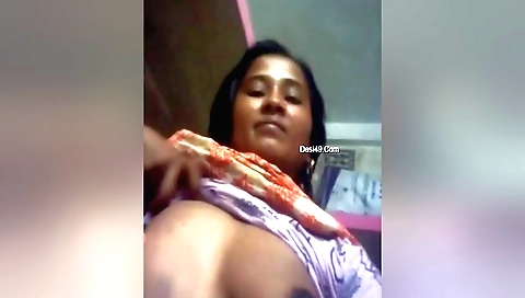 Indian chick naked on web cam in amateur porn movie