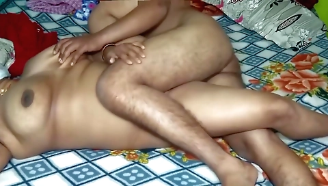 Indian porn video with the guy fucking his girlfriend