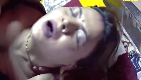 Indian brunette fucks her husband in the middle of the video