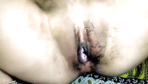 Indian blowjob video shows a hottie in a homemade porn vid