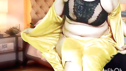 Indian step mom masturbating her juicy pussy in hd video