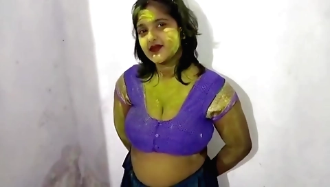 Indian holi video shows a cute brunette getting a creampie