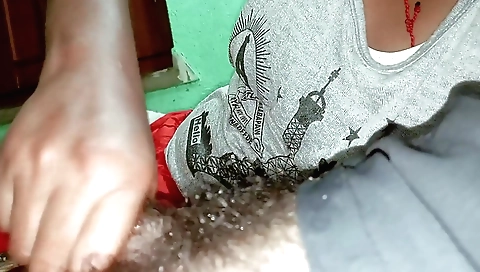 Indian amateur milf with a hairy ass enjoys a deepthroating