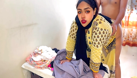 Amateur indian chick 30+ big ass aunty fucked by tailor