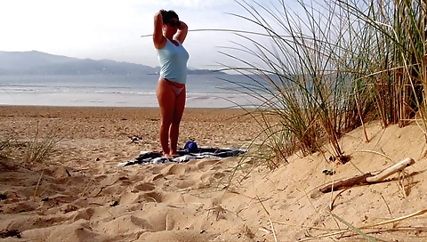 Hot brunette sexy milf in a sexy outdoor naked video clip