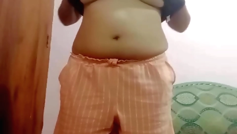 Brunette masturbates on the webcam and masturbates really hard