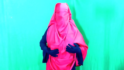 Indian lady fucks her stepson in her hot solo video