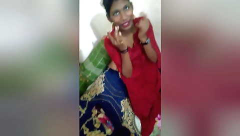 Desi paid randi shows off her nice boobs in this vid