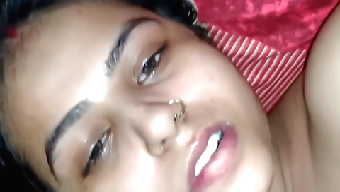 Indian amateur porn video showing a busty stepdaughter's ass