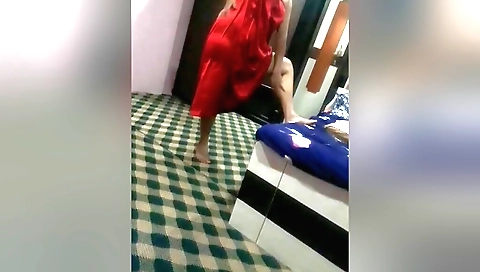Girl masturbates and sucks her own cunny with fingers