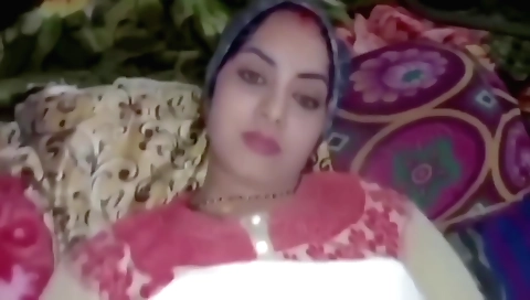 Indian girl is giving her new boyfriend a passionate kiss