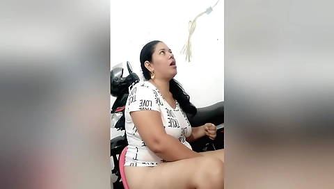 Indian amateur brunette with big booty gets fucked