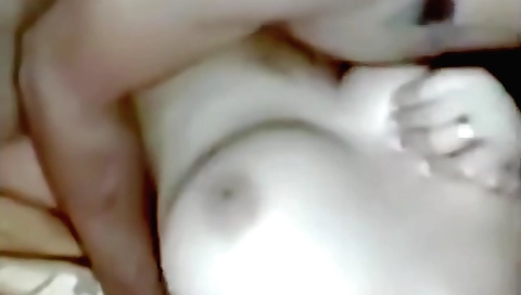 I'm cumming from a huge dick in amateur creampie video