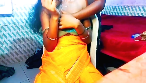Indian babe deshi bhabhi gets her natural body masked