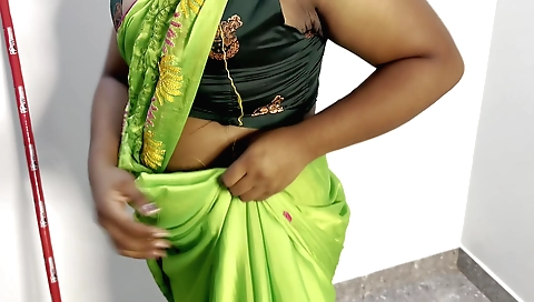 Amateur solo female with nice tits plays with her body