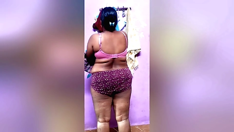 Solo woman jerking off in bed in bedroom in her bedroom